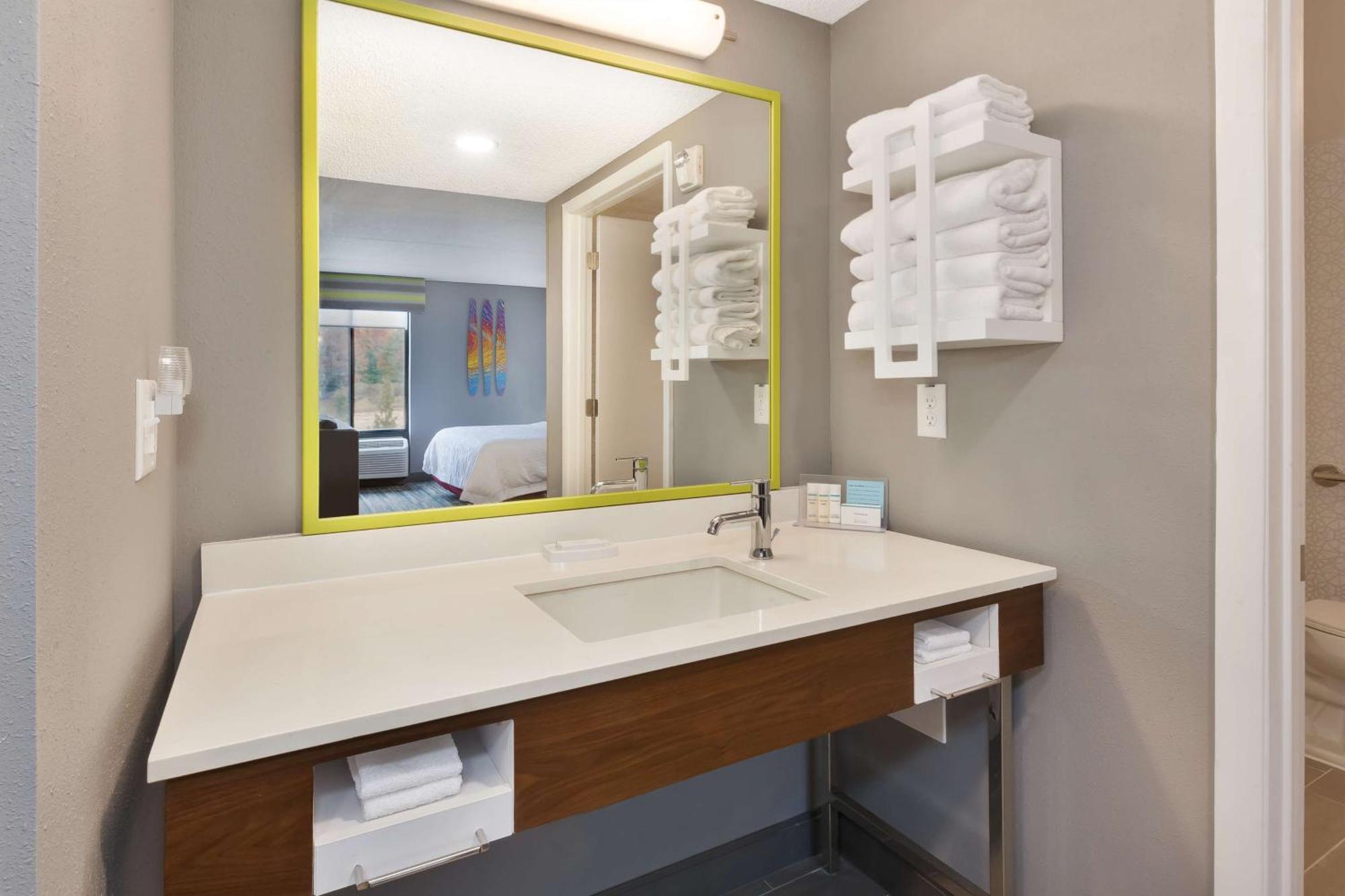 Hampton Inn Traverse City Zewnętrze zdjęcie